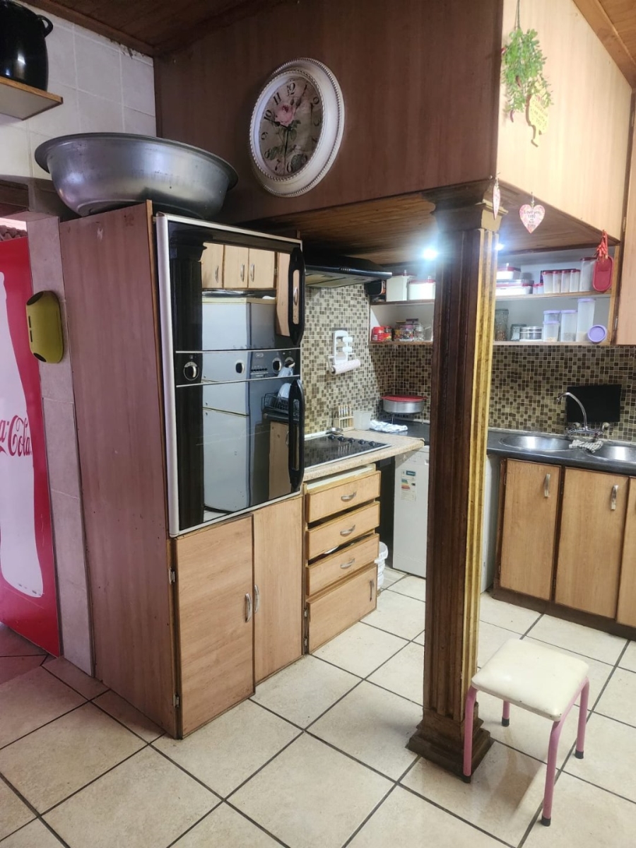 5 Bedroom Property for Sale in Meiringspark North West